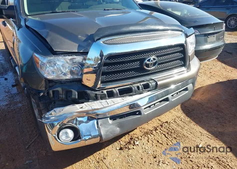 2008 Toyota Tundra Base 5.7L V8 z USA, uszkodzony, nr VIN 5TFDV54178X064932